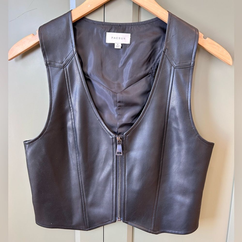 Pacsun Black Faux Leather Cropped Zipper Vest